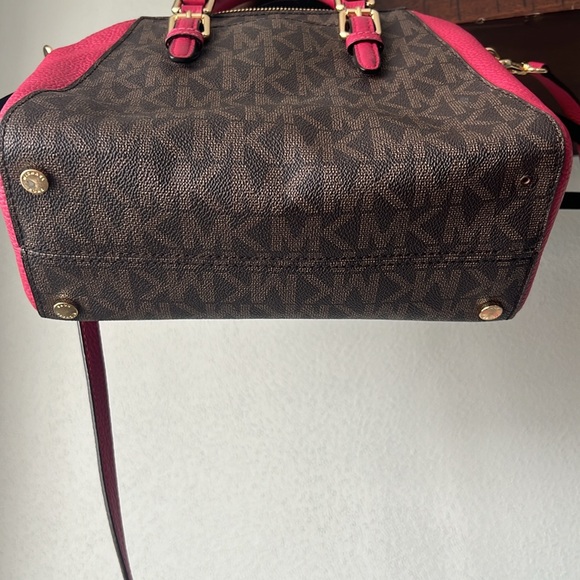 Sold - Picture 7 of 8